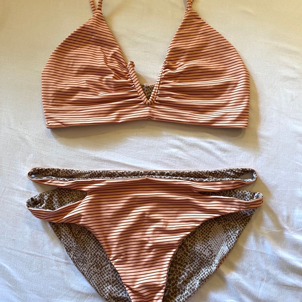 Acacia striped suit